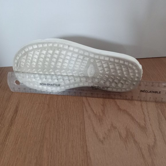 Crocs shoes US 2 - Picture 7 of 7